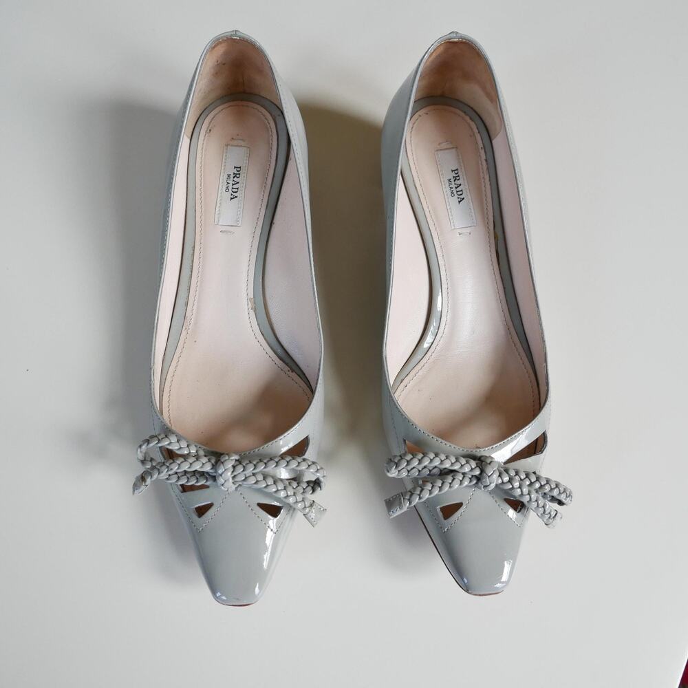 Prada Vintage Heels Pointed Toe Grey Patent Leather Kitten Heel Bow 37 or 7